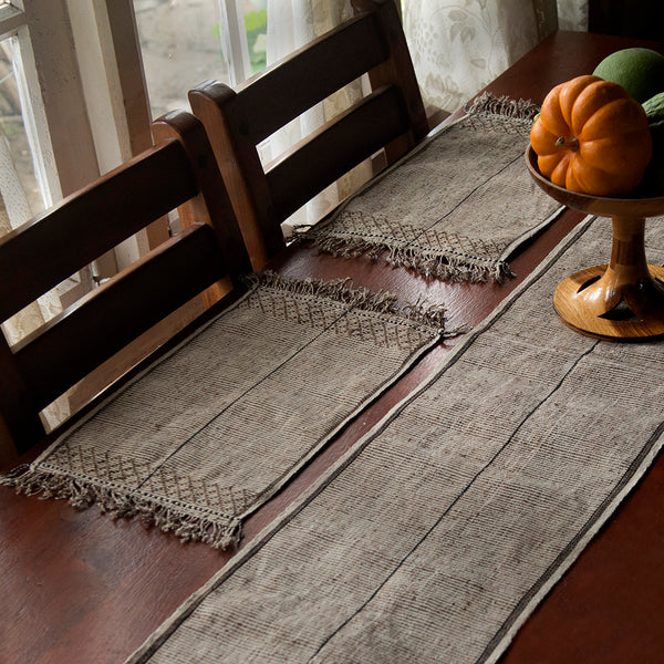 Thebvo Table Runner & Set of Four Table Mats