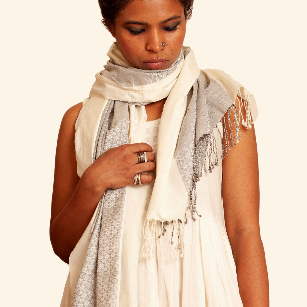 Malligi Khun Cotton-Silk Stole: Pale Grey